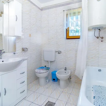 Apartment 3 Bedroom Nice In Crikvenica