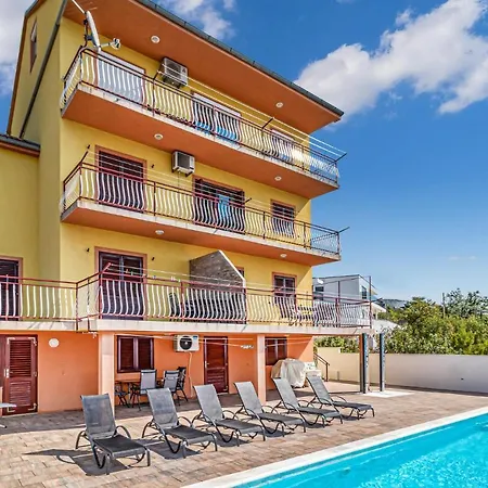 Apartment 3 Bedroom Nice In *