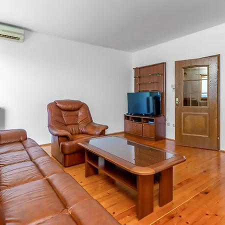 3 Bedroom Nice In